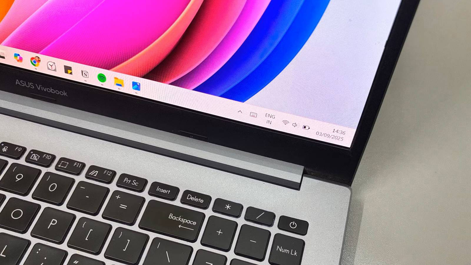 تنظیمات حریم خصوصی آیکون های نوار وظیفه ویندوز